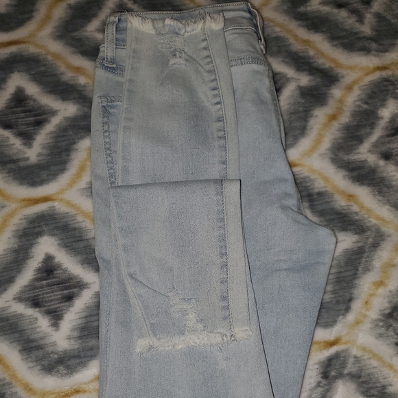 NWOT Distressed jeans - Picture 12 of 12